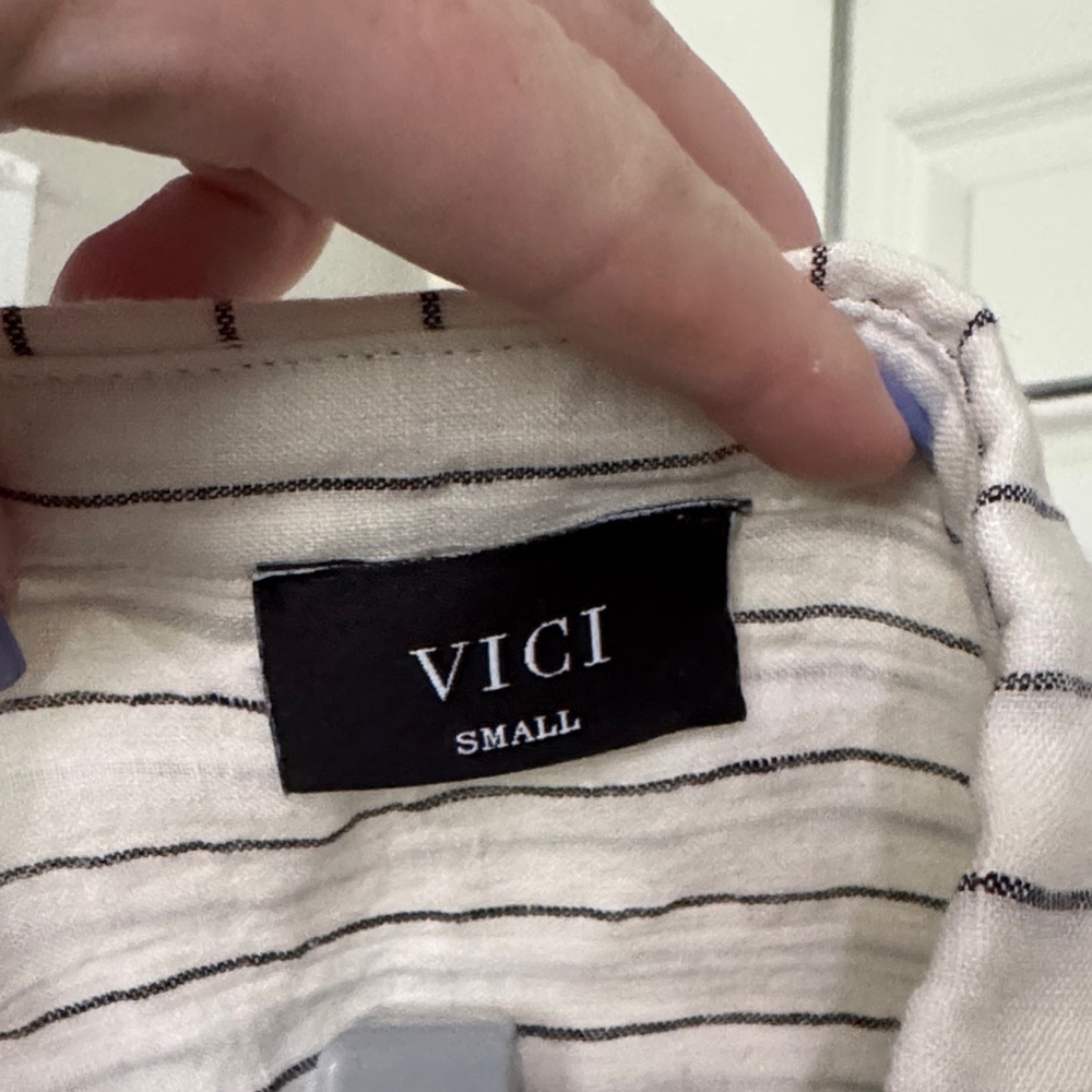 Vici White and Black Striped linen Shirt - Picture 2 of 8